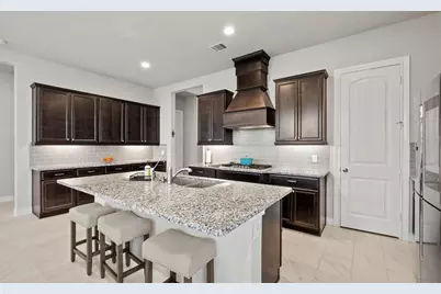 4911 Thunder Creek Lane, Sugar Land, TX 77479 - Photo 10