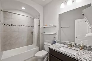 4911 Thunder Creek Ln, Sugar Land, TX 77479 - Photo 4