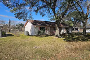 1802 Junker St, Rosenberg, TX 77471 - Photo 2