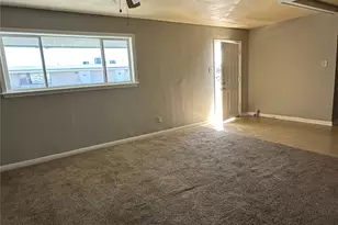 516 Holiday Dr, Galveston, TX 77550 - Photo 6