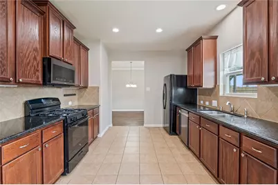 512 Forest Village Circle, La Marque, TX 77568 - Photo 10
