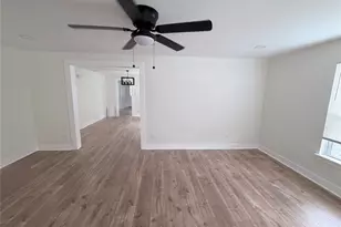 1526 E 32nd 1/2 St, Houston, TX 77022 - Photo 6