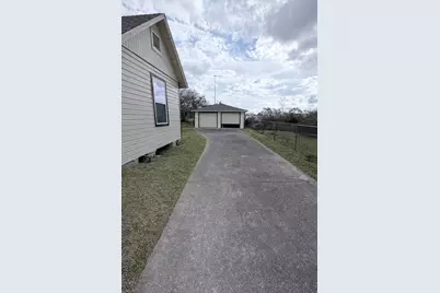 1526 E 32nd 1/2 Street, Houston, TX 77022 - Photo 22