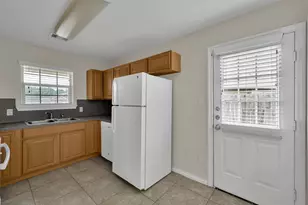 167 S Bend Ct, Willis, TX 77378 - Photo 4