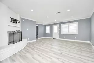 9126 Troulon Dr, Houston, TX 77036 - Photo 10