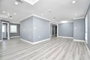 9126 Troulon Dr, Houston, TX 77036 - Photo 8