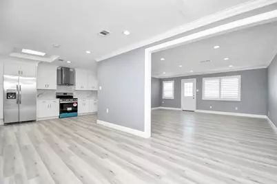 9126 Troulon Drive, Houston, TX 77036 - Photo 6