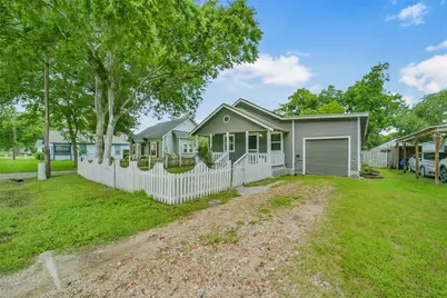 3214 North Avenue, Needville, TX 77461 - Photo 2