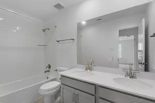 7807 Topaz Ridge Dr, Angleton, TX 77515 - Photo 20