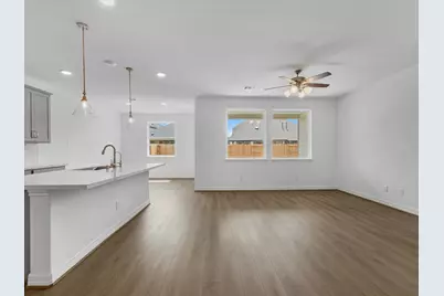7807 Topaz Ridge Drive, Angleton, TX 77515 - Photo 6