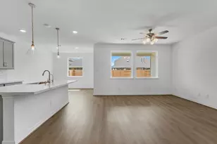 7807 Topaz Ridge Dr, Angleton, TX 77515 - Photo 6