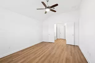 1222 Sacred Light Ln, La Marque, TX 77568 - Photo 4