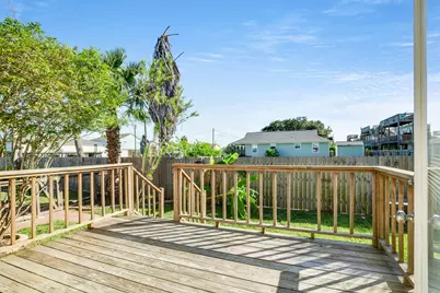 1307 S Live Oak Street, Rockport, TX 78382 - Photo 24