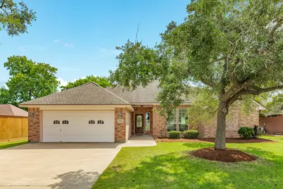 203 Lexington Avenue, Clute, TX 77531 - Photo 10