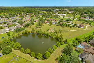 203 Lexington Ave, Clute, TX 77531 - Photo 8