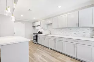 10019 Kirkdale Dr, Houston, TX 77089 - Photo 6