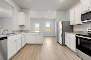8320 Sunberry Shadow Dr, Houston, TX 77016 - Photo 2