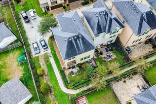 10602 Enclave Shadows Ct, Houston, TX 77043 - Photo 10