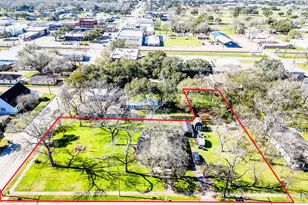 105 W Stockbridge St, Eagle Lake, TX 77434 - Photo 2