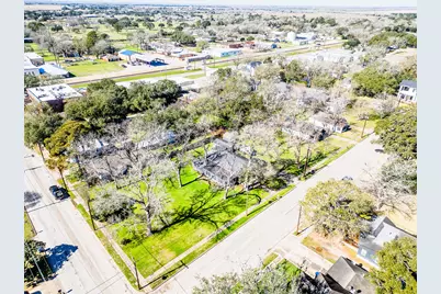 105 W Stockbridge Street, Eagle Lake, TX 77434 - Photo 4