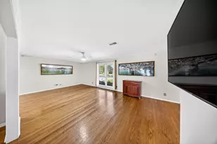 6015 De Moss Dr, Houston, TX 77081 - Photo 6