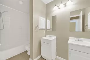 12322 Meadow Ridge Dr, Stafford, TX 77477 - Photo 22