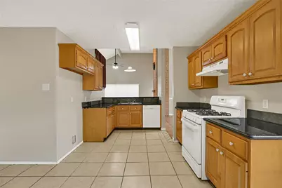 12322 Meadow Ridge Drive, Stafford, TX 77477 - Photo 10
