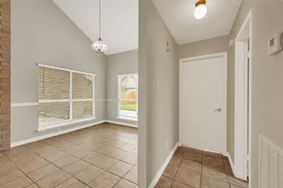 12322 Meadow Ridge Drive, Stafford, TX 77477 - Photo 8