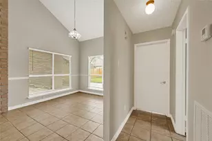 12322 Meadow Ridge Dr, Stafford, TX 77477 - Photo 8