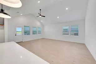 7726 Jade Crst Dr, Angleton, TX 77515 - Photo 8