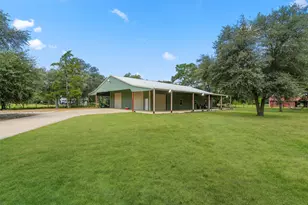 32956 Londonderry Dr, Waller, TX 77484 - Photo 2