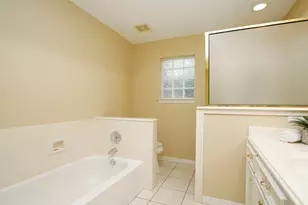 422 Cherry Laurel Dr, Tomball, TX 77375 - Photo 32