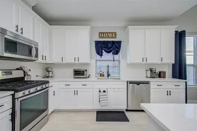 19 Canterborough Place, Tomball, TX 77375 - Photo 10