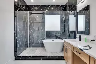 2711 Berry St, Houston, TX 77004 - Photo 18