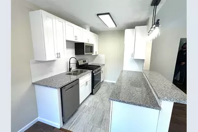 308 E Dumble Street, Alvin, TX 77511 - Photo 2