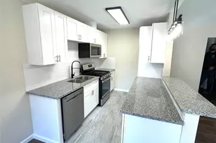 308 E Dumble St, Alvin, TX 77511 - Photo 2