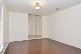 2915 Mesquite Dr, Sugar Land, TX 77479 - Photo 8