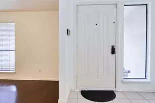 2915 Mesquite Dr, Sugar Land, TX 77479 - Photo 4