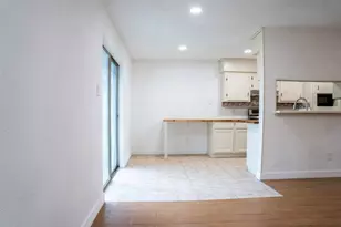 12130 Glen Hollow Dr, Houston, TX 77048 - Photo 8