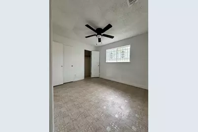12130 Glenhollow Drive, Houston, TX 77048 - Photo 10
