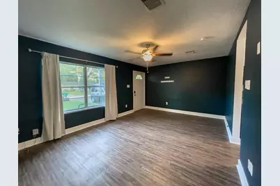 5211 Myrtlewood Street, Houston, TX 77033 - Photo 12