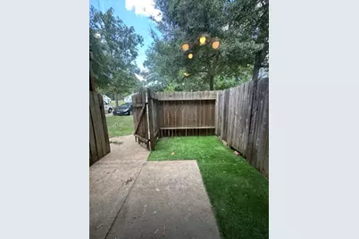 14 Lakeway Street, Conroe, TX 77304 - Photo 10