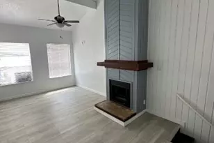 14 Lakeway St, Conroe, TX 77304 - Photo 2