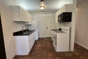 14 Lakeway St, Conroe, TX 77304 - Photo 4