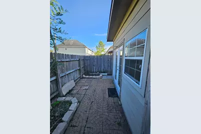 13122 Stratford Skies Lane, Houston, TX 77072 - Photo 26