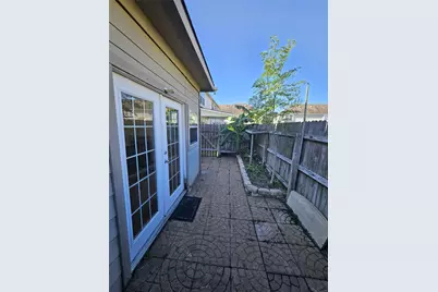13122 Stratford Skies Lane, Houston, TX 77072 - Photo 8
