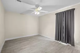 9402 Val Verde St, Houston, TX 77063 - Photo 24