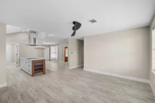 9402 Val Verde St, Houston, TX 77063 - Photo 16