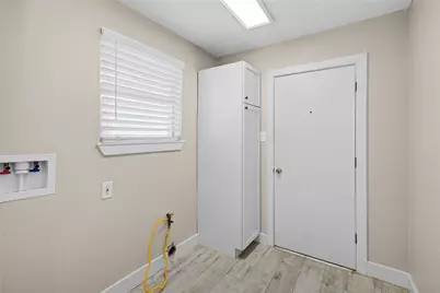 9402 Val Verde Street, Houston, TX 77063 - Photo 14