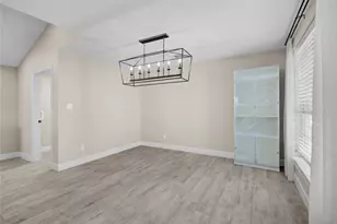 9402 Val Verde St, Houston, TX 77063 - Photo 6